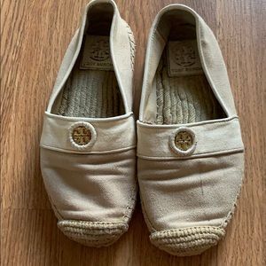 Super comfy Tory burch